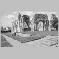 Glastonbury Abbey, photo by Anthony Plowman on flickr,9.jpg